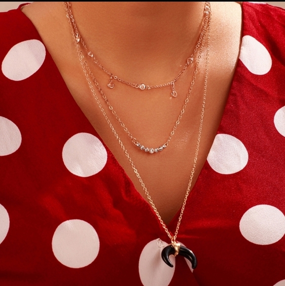 NEW Layered Rhinestone Horn Necklace - Picture 4 of 6